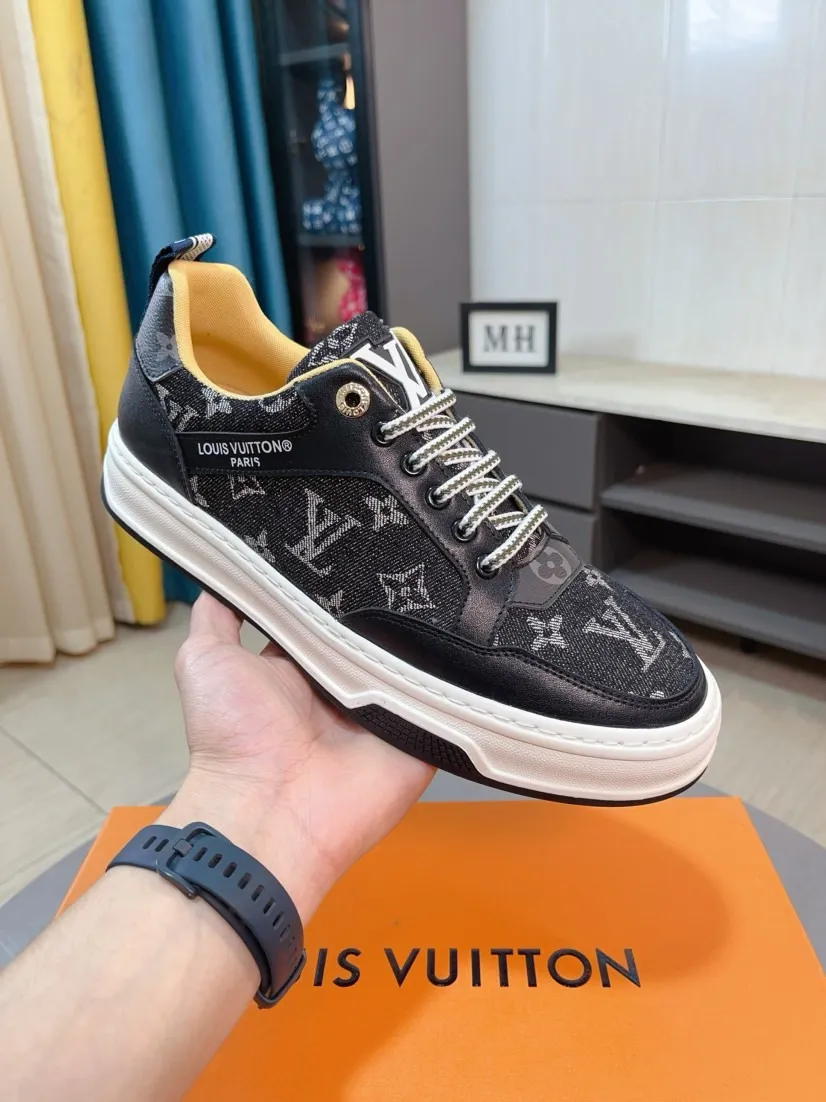 Men's shoes💰420🌹🌹[LV]🌹High-end men's shoes brand: official website 1:1 latest masterpiece: the upper is made of Italian imported first-layer cowhide with special materials➕full genuine leather lining🔥, making walking more convenient and comfortable! Exclusive new style, stunning work [color]! Create a fashionable personality to set off your uniqueness! A must-have for trendy men! Classic🔥Number: 38-44